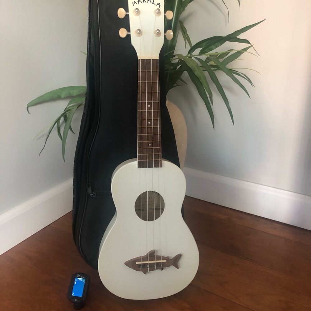 Makala Shark Ukulele